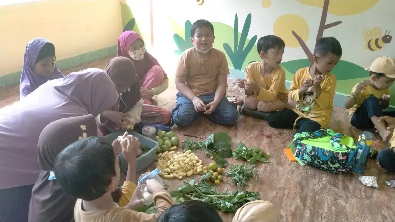 Momen keseharian Sayogya