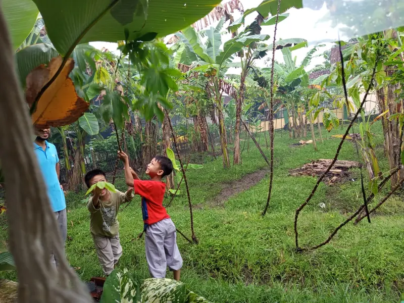 Momen keseharian Sayogya