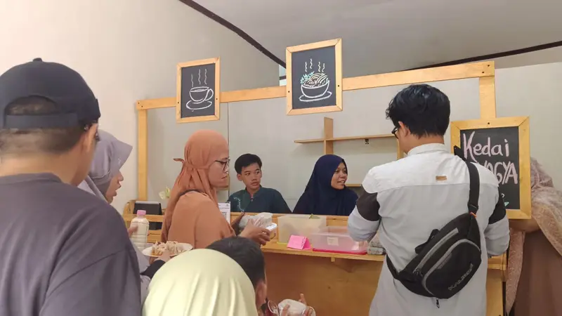 Momen keseharian Sayogya