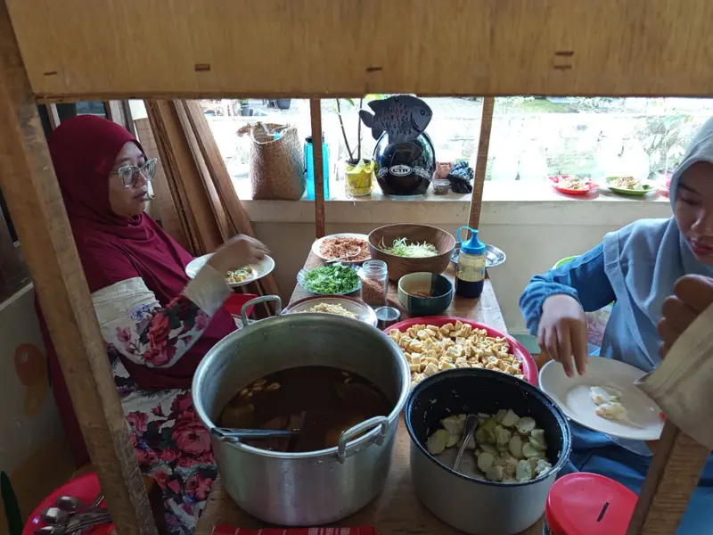 Momen keseharian Sayogya