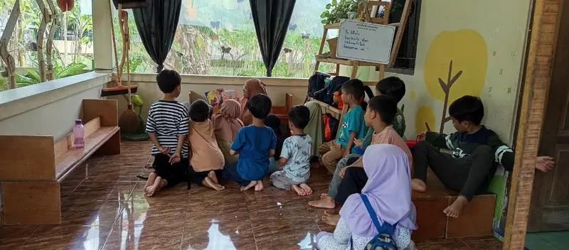 Momen keseharian Sayogya