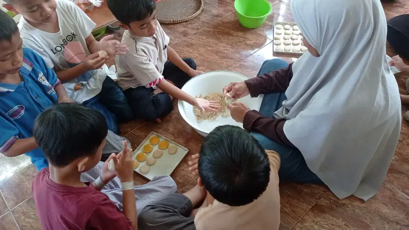 Momen keseharian Sayogya