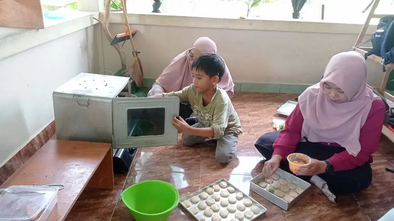 Momen keseharian Sayogya