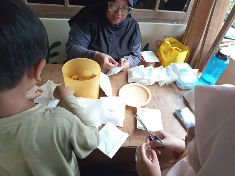 Momen keseharian Sayogya