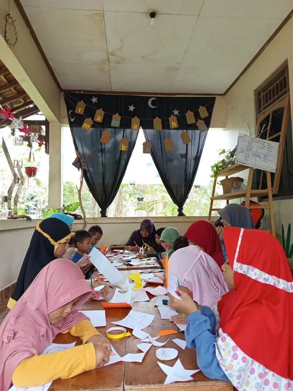 Momen keseharian Sayogya